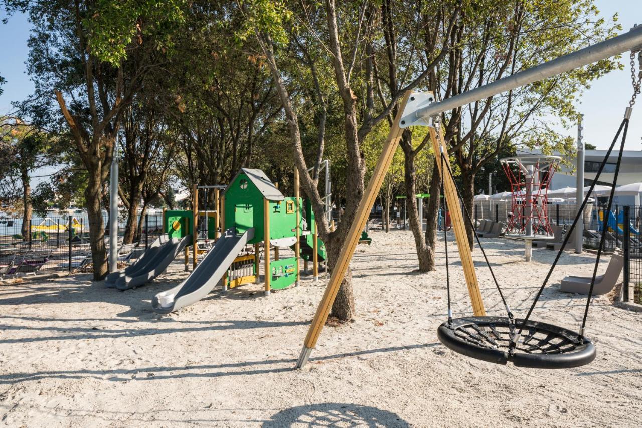 Falkensteiner Premium Mobile Homes And Camping Zadar Eksteriør billede Playground in the park